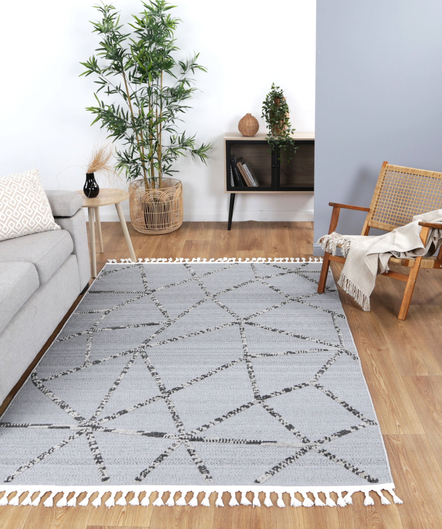 Nefeli Grey Anthrasite Geometric Rug